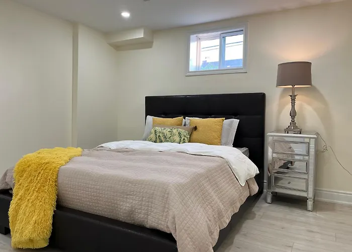 Comfortable Basement Home In Oakville, Ontario , Canada