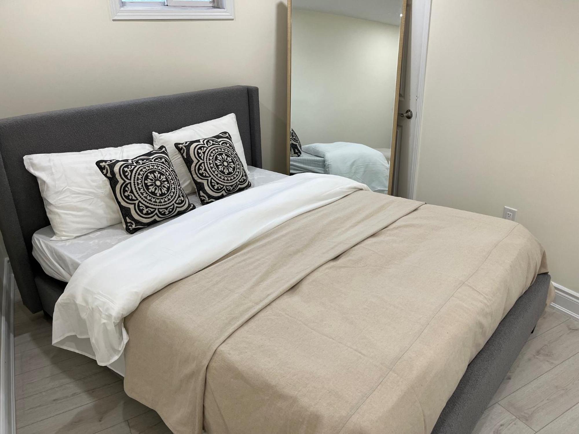 Comfortable Basement In Oakville, Ontario , Canada * Oakville
