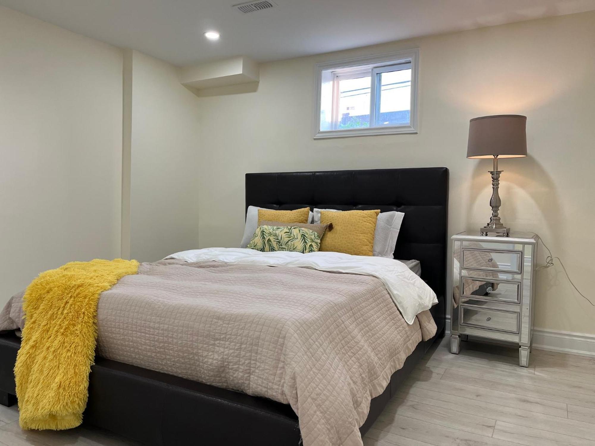 Comfortable Basement In Oakville, Ontario , Canada Oakville