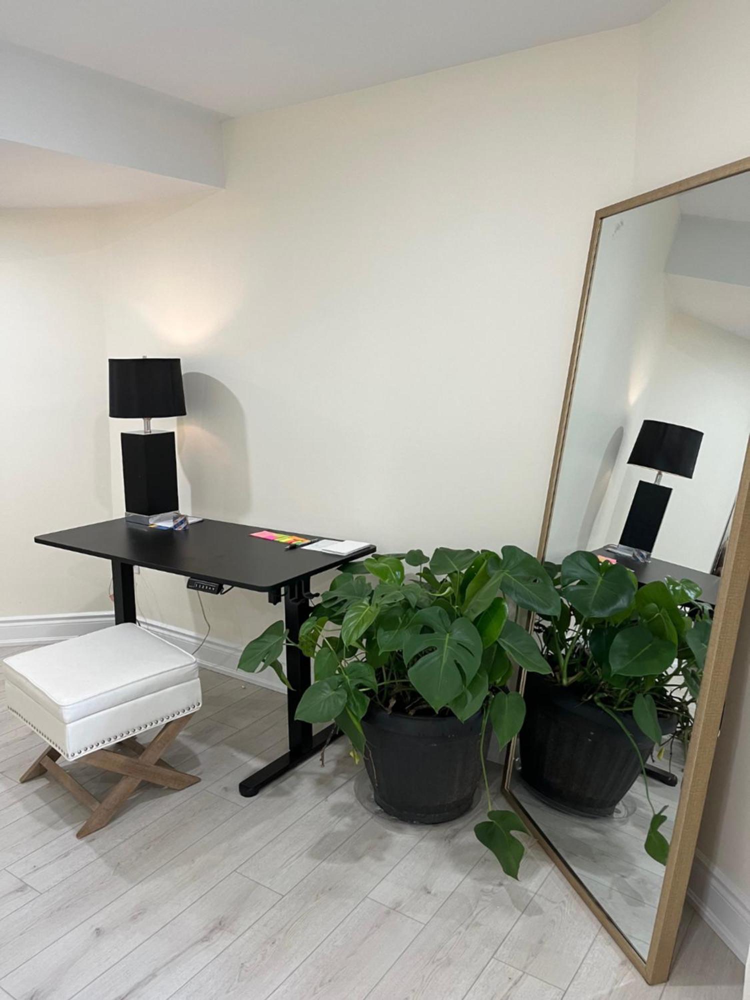 Comfortable Basement In Oakville, Ontario , Canada * Oakville